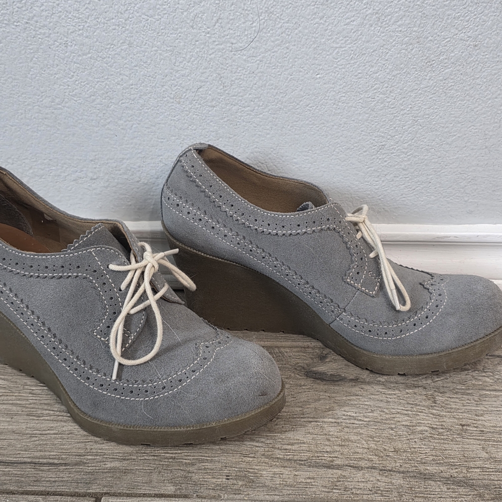 Dr. Martens Sita Suede Platform